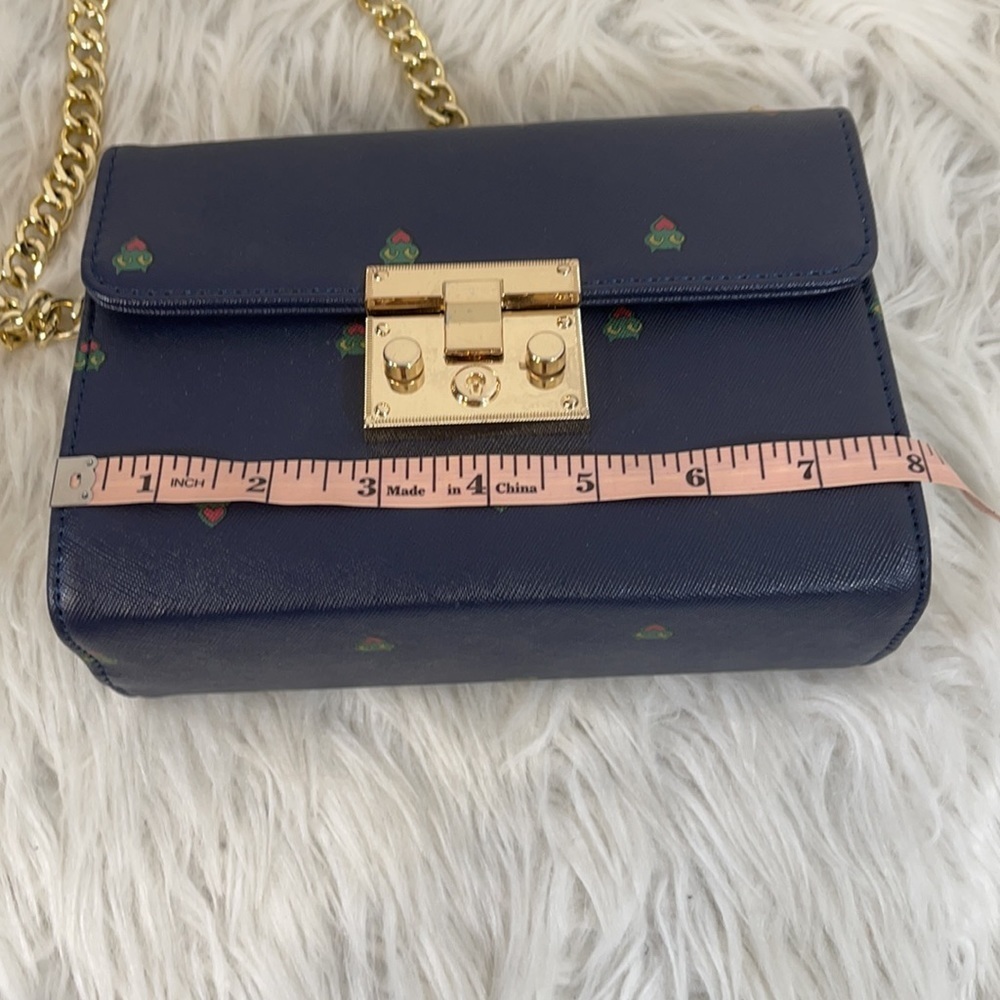 Idea Win Korean Design Bag With Push Lock Closure - Picture 9 of 11